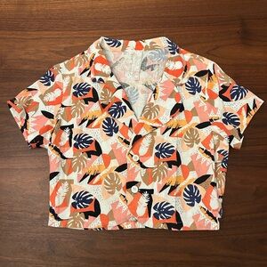 Sadie & Sage Cropped Linen Blend Button Down Shirt